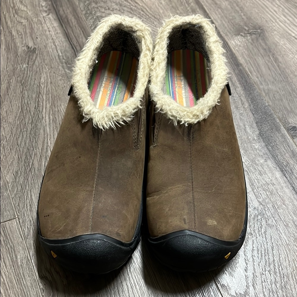 Women’s Keens size 8.5